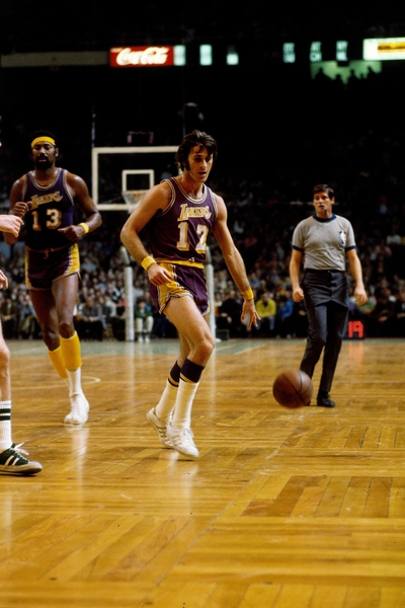 Nel 1970 viene venduto ai Lakers, dove rimane per 5 anni vincendo l&#39;anello nel 1972 (Nba)